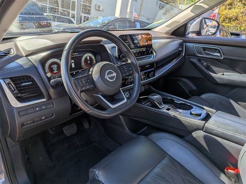 Used 2023 Nissan Rogue Platinum w/ Platinum Premium Package image 11