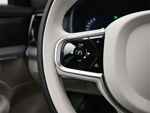 New 2026 Volvo XC90 B6 Ultra image 25