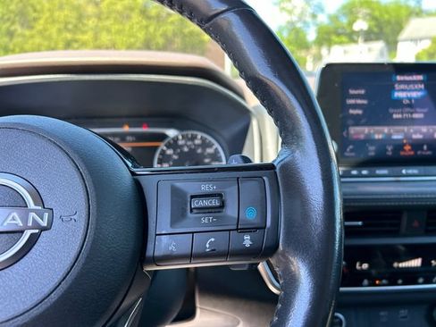 Certified 2023 Nissan Rogue SV w/ SV Premium B Package AWD/4WD image 14