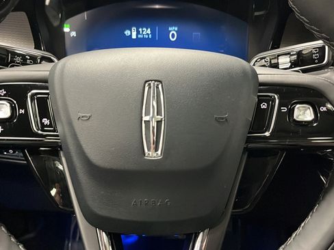 Used 2025 Lincoln Corsair Reserve AWD/4WD image 16