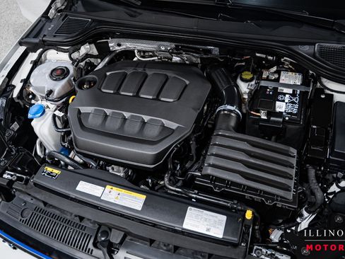 Used 2024 Volkswagen Golf R 4-Door image 40