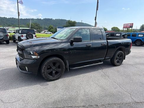 Used 2018 RAM 1500 Express RWD image 1