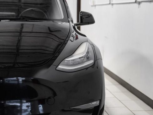 Used 2022 Tesla Model Y Long Range AWD/4WD image 39