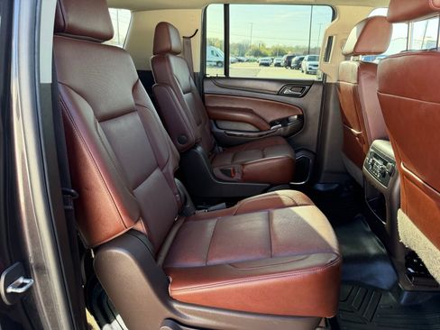 Used 2018 Chevrolet Suburban Premier image 25