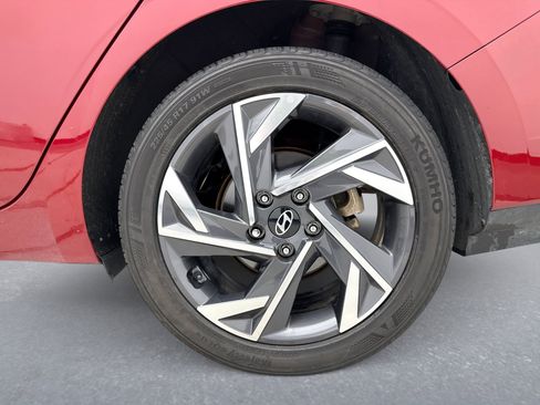 Used 2025 Hyundai Elantra Sport FWD image 24