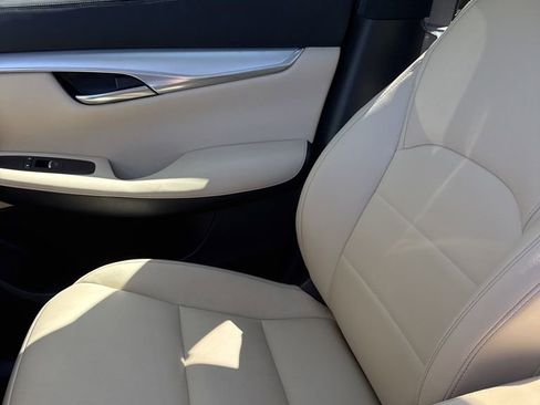 Used 2020 INFINITI QX50 Luxe w/ Navigation Package image 9