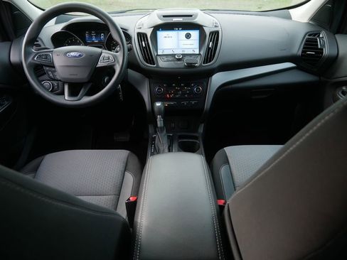 Used 2017 Ford Escape SE w/ Equipment Group 201A AWD/4WD image 19