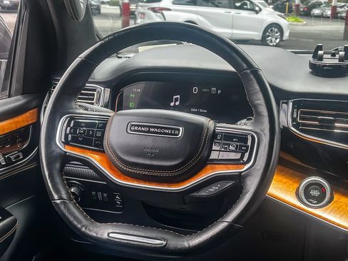 Used 2022 Jeep Grand Wagoneer Series III AWD/4WD image 15