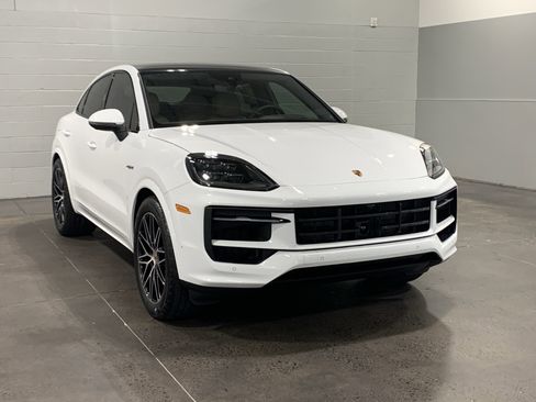 New 2026 Porsche Cayenne E-Hybrid Coupe image 9