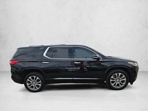 Used 2020 Chevrolet Traverse Premier w/ LPO, Blackout Package AWD/4WD image 4