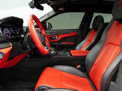 Used 2021 Lamborghini Urus image 22