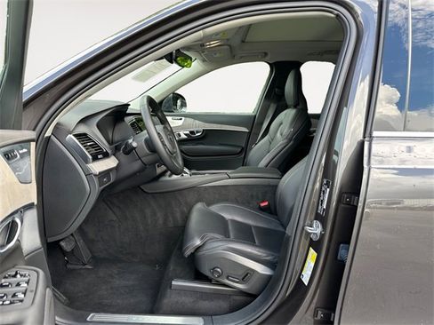 Used 2024 Volvo XC90 B6 Ultimate image 9