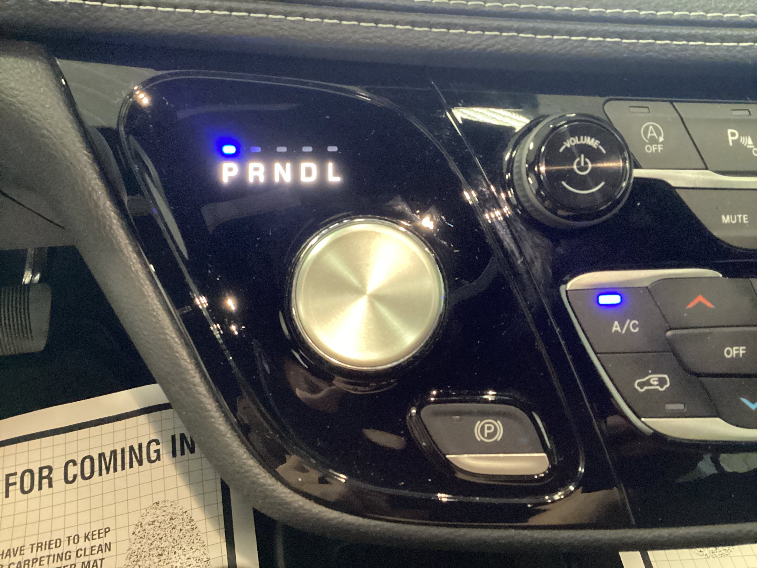 Used 2025 Chrysler Pacifica Select AWD/4WD image 30