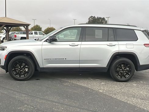 Used 2024 Jeep Grand Cherokee L Laredo image 6