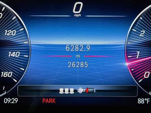 Used 2024 Mercedes-Benz GLE 350 4MATIC image 11