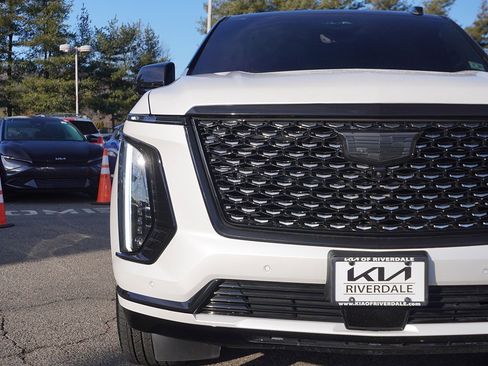 Used 2025 Cadillac Escalade Premium Luxury w/ LPO, Floor Liner Package image 19