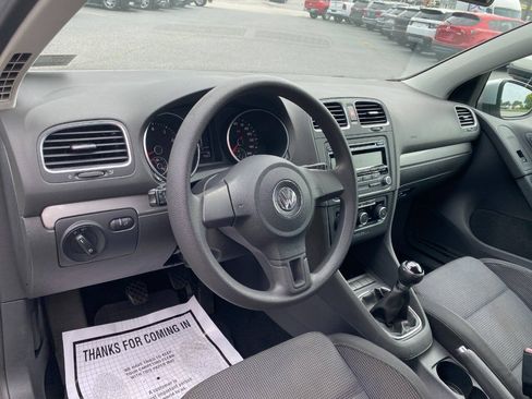 Used 2011 Volkswagen Golf 2-Door FWD image 10