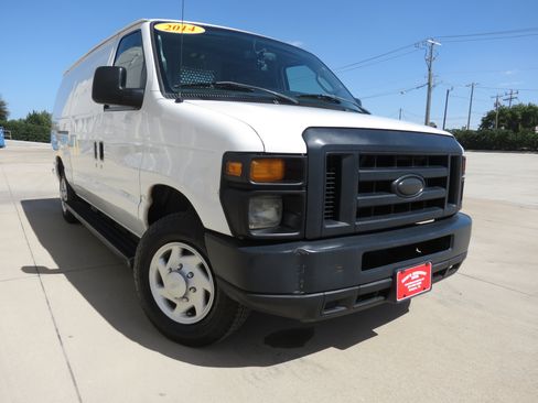 Used 2014 Ford E-150 and Econoline 150 w/ Power Group RWD image 2