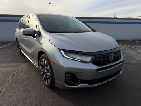 Certified 2026 Honda Odyssey Elite image 7