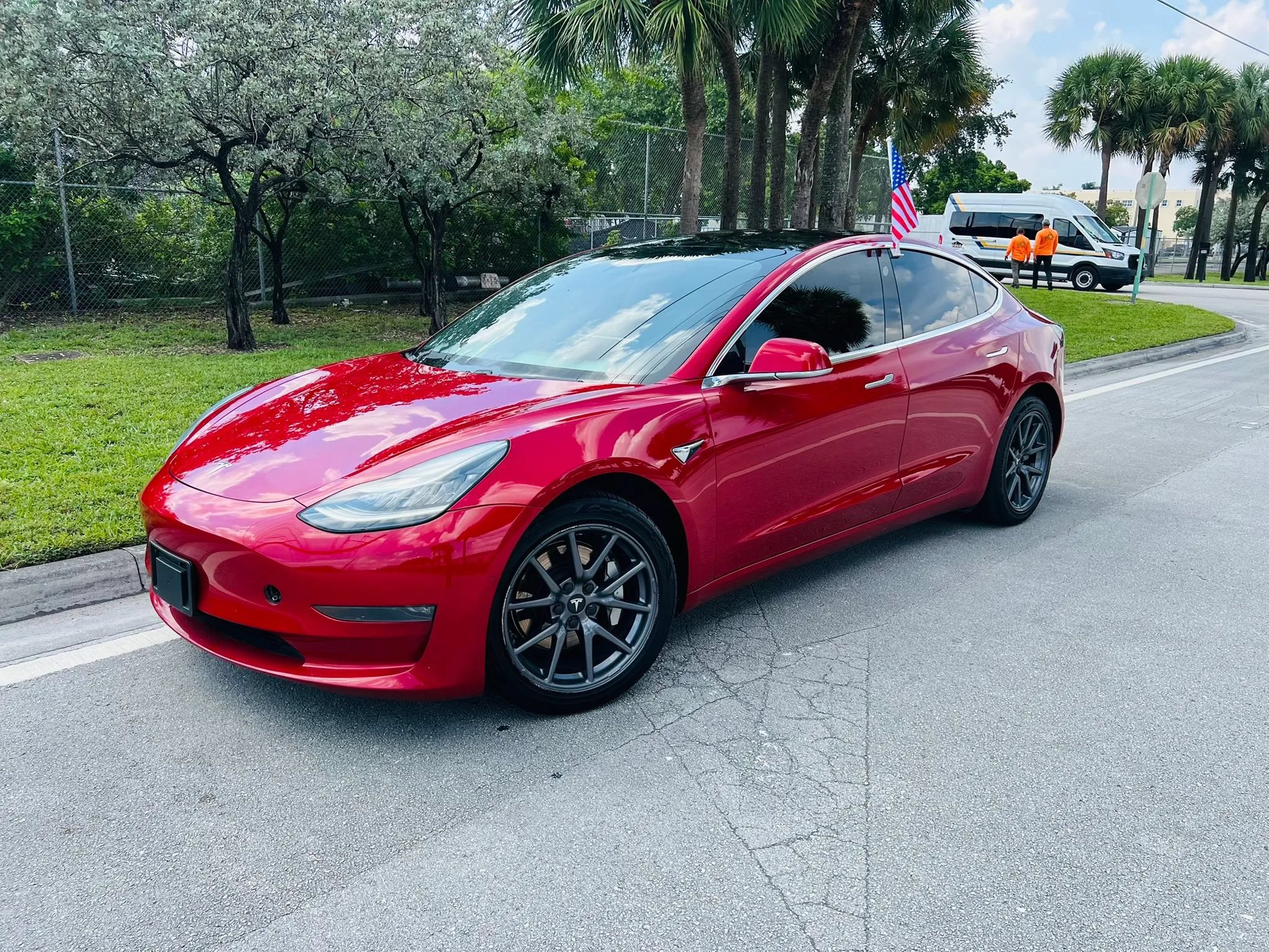 Used 2018 Tesla Model 3 Long Range RWD image 1
