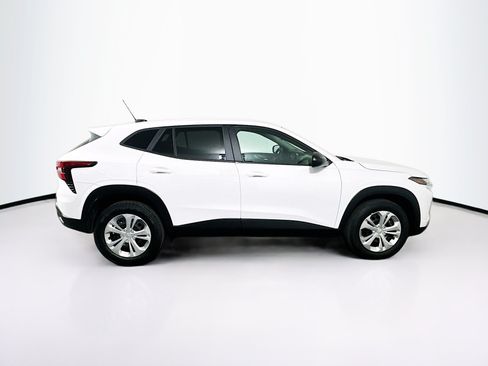 Used 2024 Chevrolet Trax LS FWD image 10