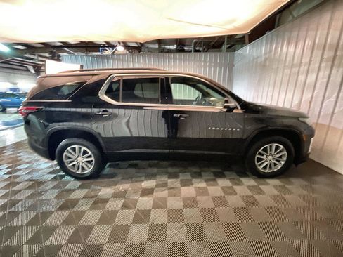 Used 2023 Chevrolet Traverse LT image 9