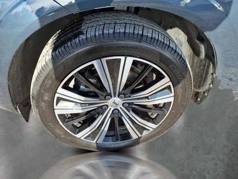 Used 2023 Volvo XC60 B5 Plus w/ Climate Package image 9