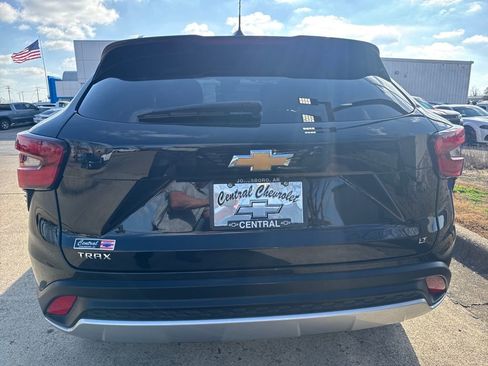 Used 2024 Chevrolet Trax LT image 12