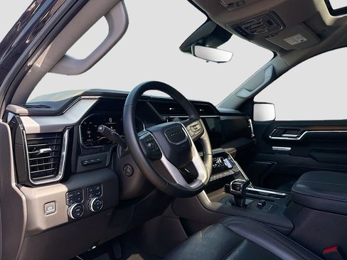 Used 2025 GMC Sierra 1500 Denali w/ Technology Package AWD/4WD image 9