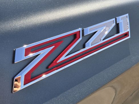 Used 2023 Chevrolet Tahoe Z71 w/ Luxury Package AWD/4WD image 8