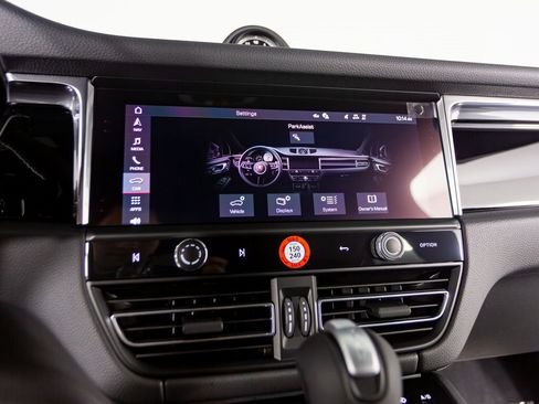 New 2026 Porsche Macan image 22