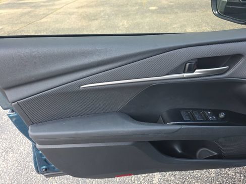 Used 2025 Toyota Camry SE w/ Convenience Package FWD image 14