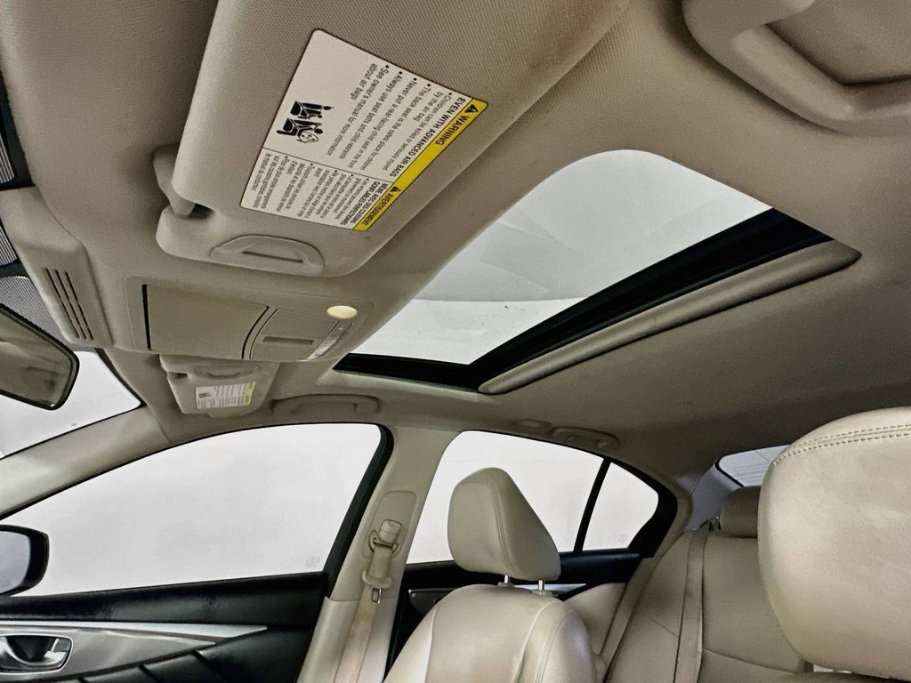 Used 2015 INFINITI Q50 w/ Moonroof Package RWD image 11