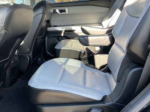 Used 2021 Ford Explorer XLT w/ Equipment Group 202A image 42