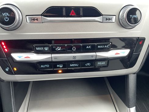 Used 2022 Ford Explorer XLT w/ Equipment Group 202A image 36