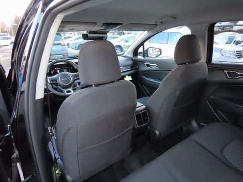 Used 2023 Kia Sportage LX image 15