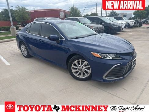 Used 2023 Toyota Camry LE FWD image 1