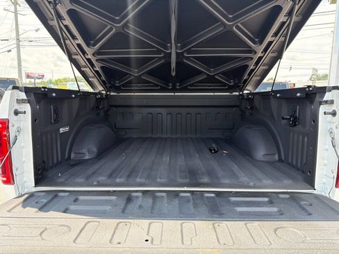 Used 2017 Ford F150 Platinum w/ Equipment Group 701A Luxury AWD/4WD image 10