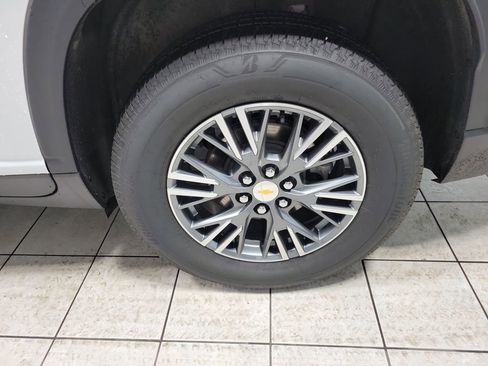 Used 2024 Chevrolet Traverse LT image 51