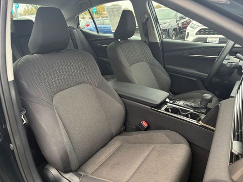 Used 2025 Toyota Camry LE image 34