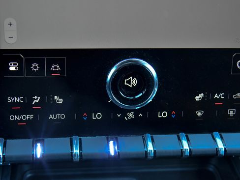 Used 2024 GMC Acadia Elevation image 30