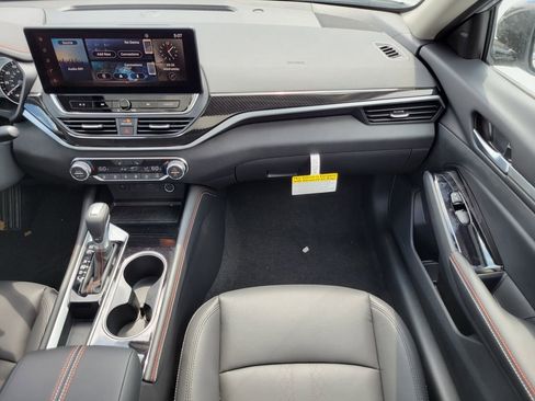 New 2025 Nissan Altima 2.5 SR w/ SR Premium Package image 23