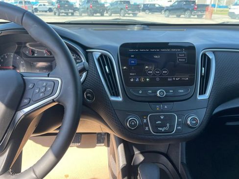 Used 2025 Chevrolet Malibu RS image 11