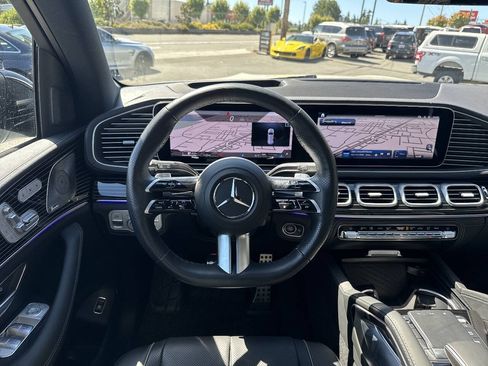 Used 2024 Mercedes-Benz GLS 580 4MATIC w/ Warmth & Comfort Package image 24