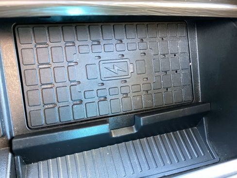 Certified 2023 Ford Expedition Limited image 32