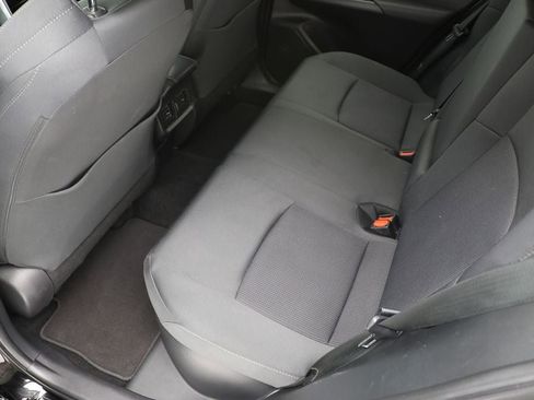 Used 2022 Toyota Venza LE image 10