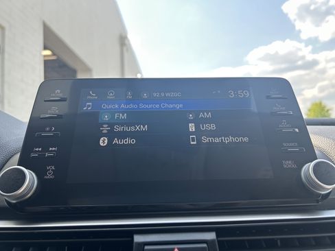 Used 2018 Honda Accord Touring image 13