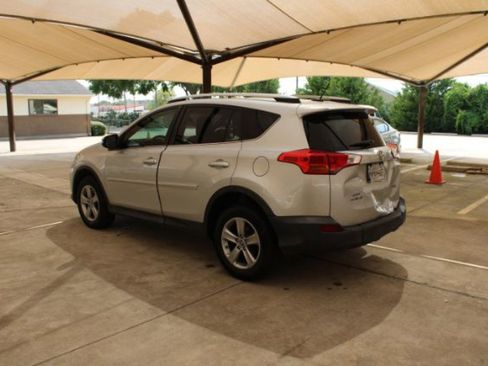 Used 2015 Toyota RAV4 XLE image 5