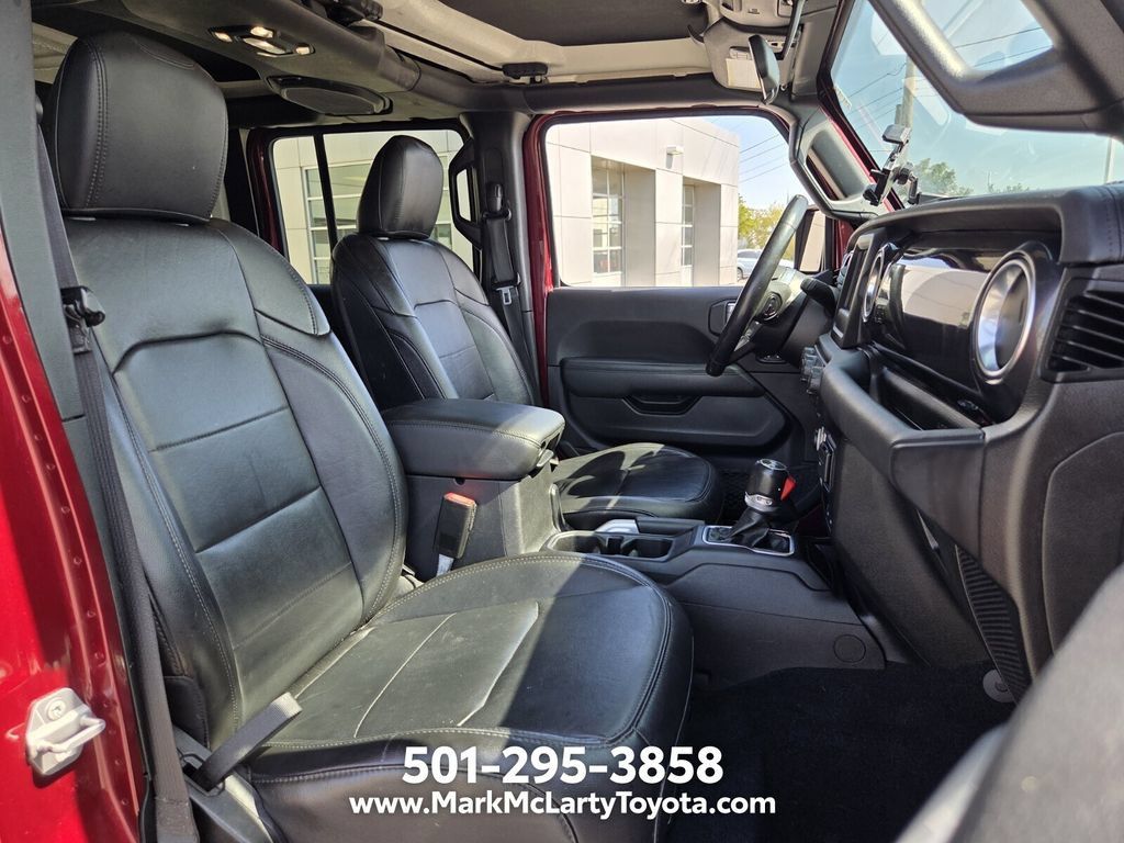 Used 2021 Jeep Wrangler Unlimited Sahara AWD/4WD image 15