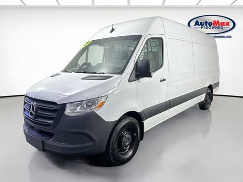 Used 2025 Mercedes-Benz Sprinter 2500 image 3